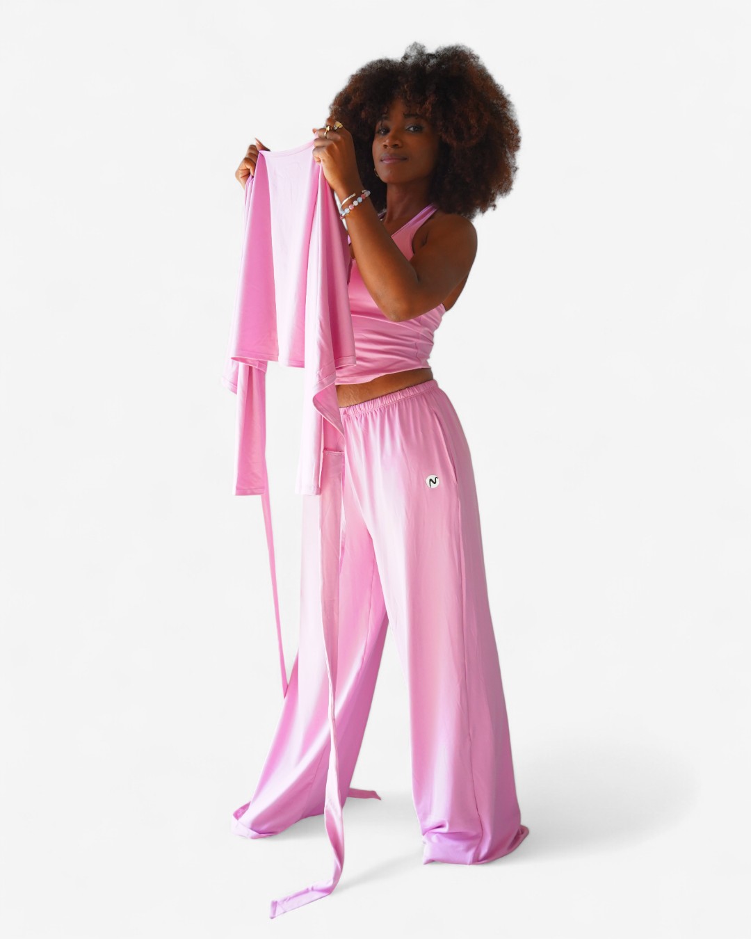 Ensemble Lounge "Élégance Fluide" : Haut cache-cœur à nouer et pantalon large fluide. Tissu ultra-doux pour le yoga, la danse ou la détente. Style chic en 5 couleurs.